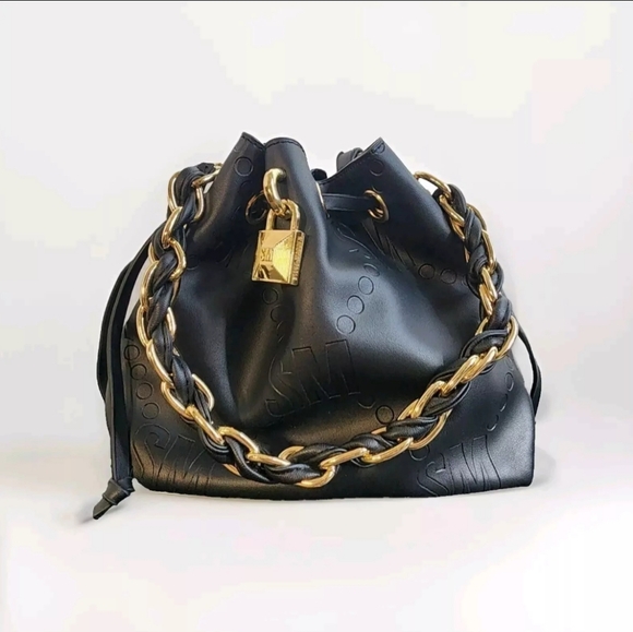 Steve Madden Handbags - STEVE MADDEN Black Bucket Bag